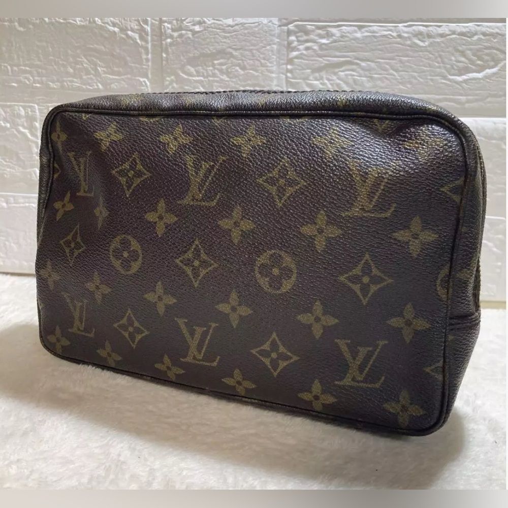 AUTHENTIC VTG  *Louis Vuitton* VTG Trousse? Vanity Cosmetics Travel Case Bag
